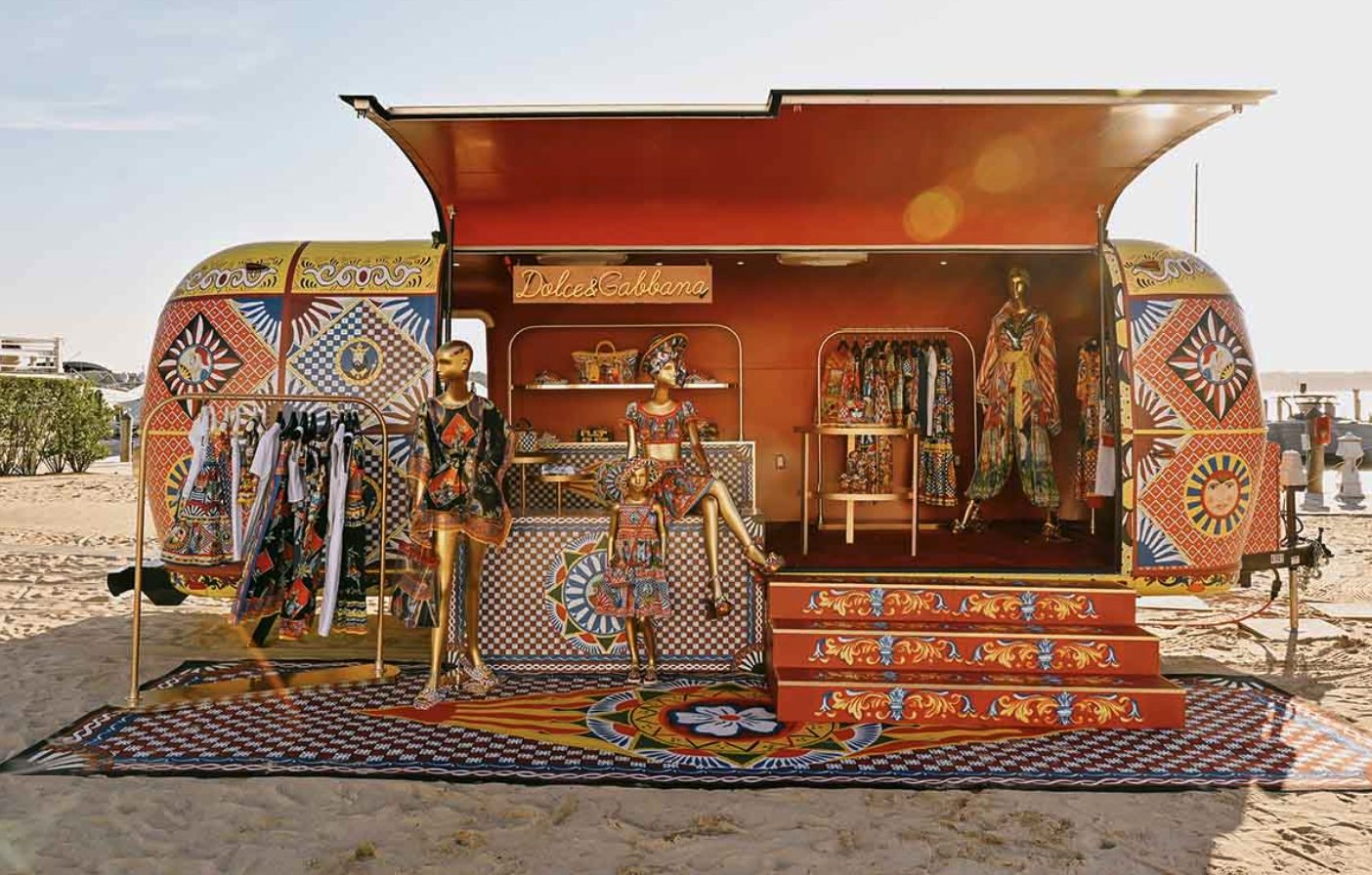 22-Airstream-Dolce-Gabanna-Gullwing.png