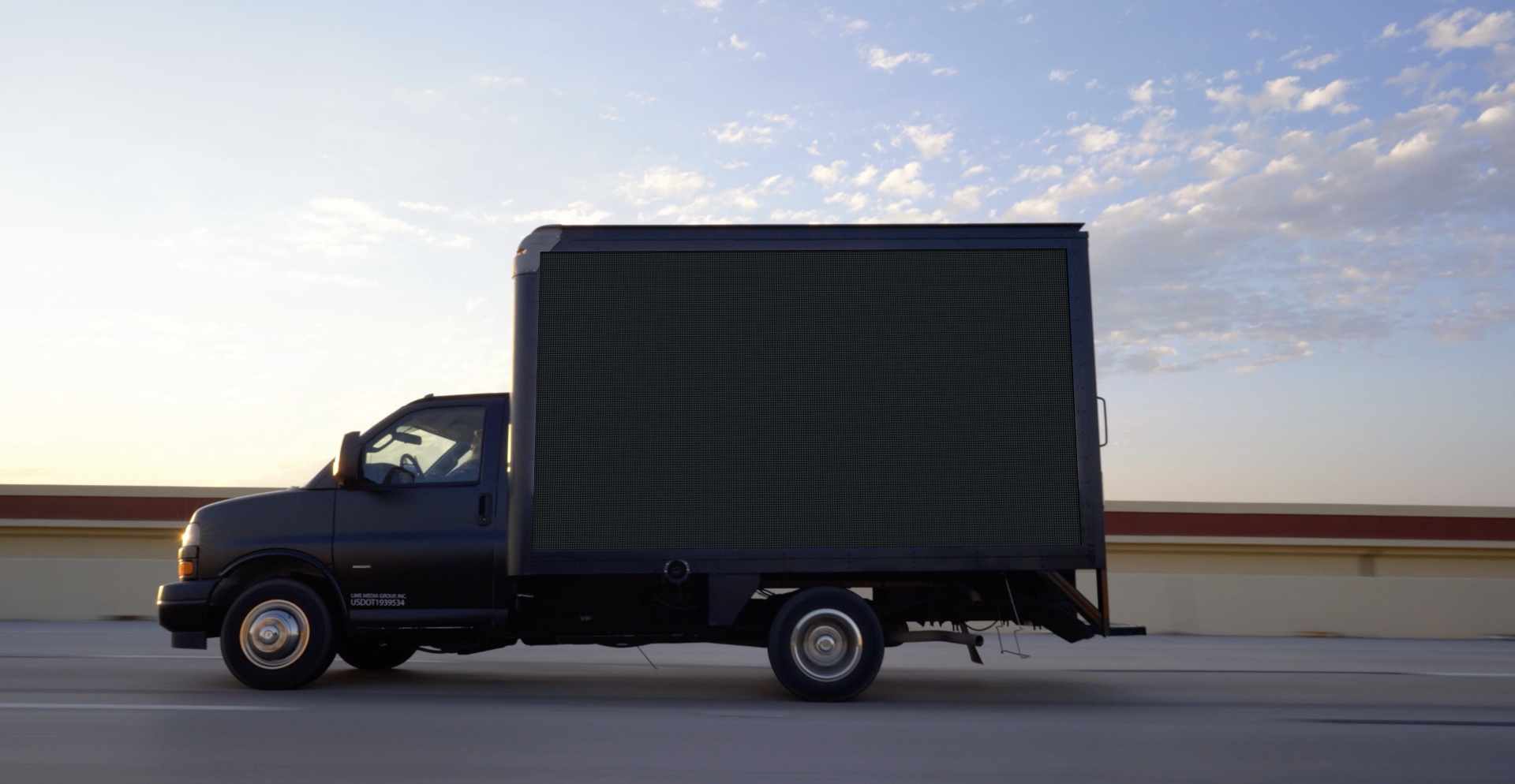LED TRUCK SIDE-WITH PANEL
